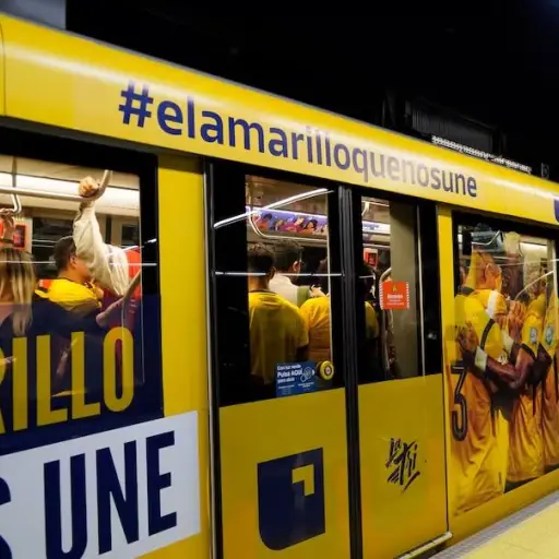 El Metro de Quito se pinta de amarillo para impulsar la ilusión ecuatoriana en el Mundial