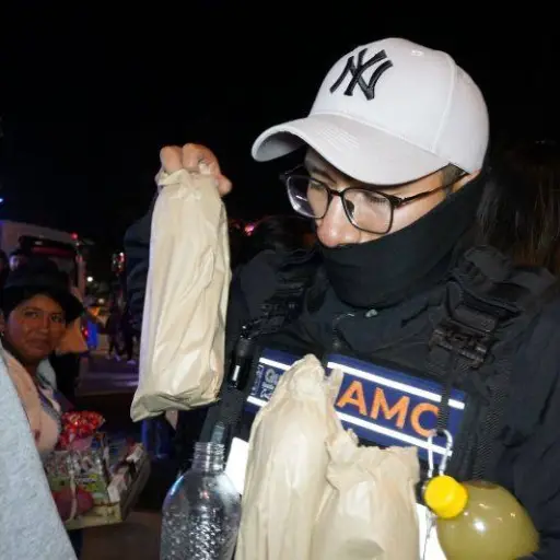 Lo que encontraron en Quito preocupa: miles de litros de licor adulterado fueron destruidos