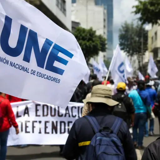La UNE anuncia movilización tras el aumento de combustibles: “Cuando sube la gasolina, sube todo”