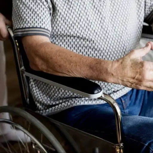 APEMEDE alerta sobre riesgos por interrupción de tratamientos para esclerosis múltiple