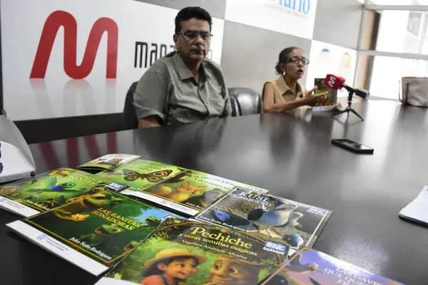 Jhon Solís y Angélica Andrade presentan la colección Sueños de Papel, una propuesta para fomentar la lectura.