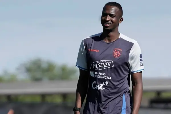 Pacho será parte del once inicial de Sebastián Beccacece para medir a Costa de Marfil. ,IG: @latri.