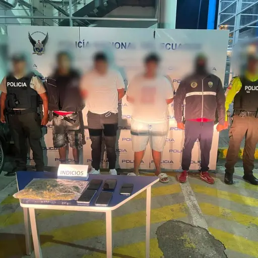Capturan en Quito a tres presuntos integrantes de Los Lobos vinculados a delitos de droga y robo