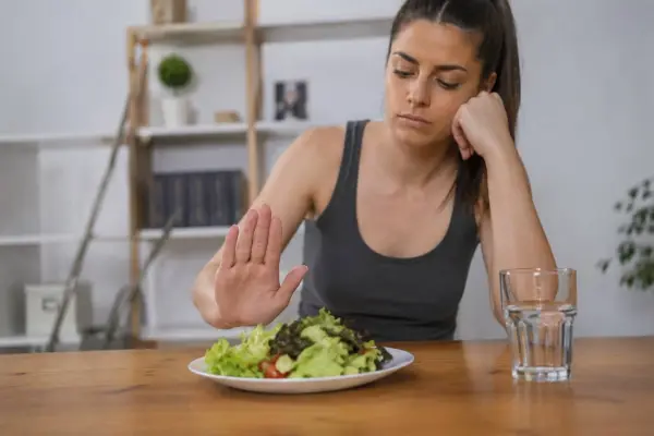 Especialistas alertan sobre los efectos de pasar muchas horas sin alimentarse. ,Inteligencia Artificial. 