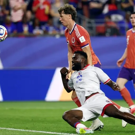 Finalizado | Gol de McGinn y drama: Escocia gana sufriendo y ya manda en el grupo de Brasil