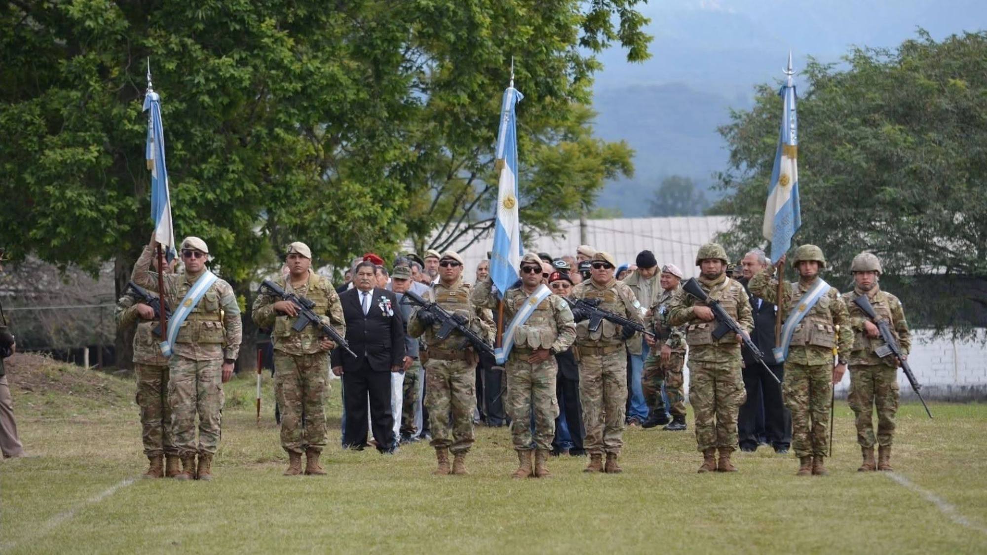 Argentina: Choferes y repartidores, el nuevo horizonte laboral de los militares para llegar a fin de mes