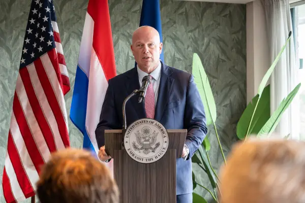 El embajador de Estados Unidos ante la OTAN, Matthew Whitaker.