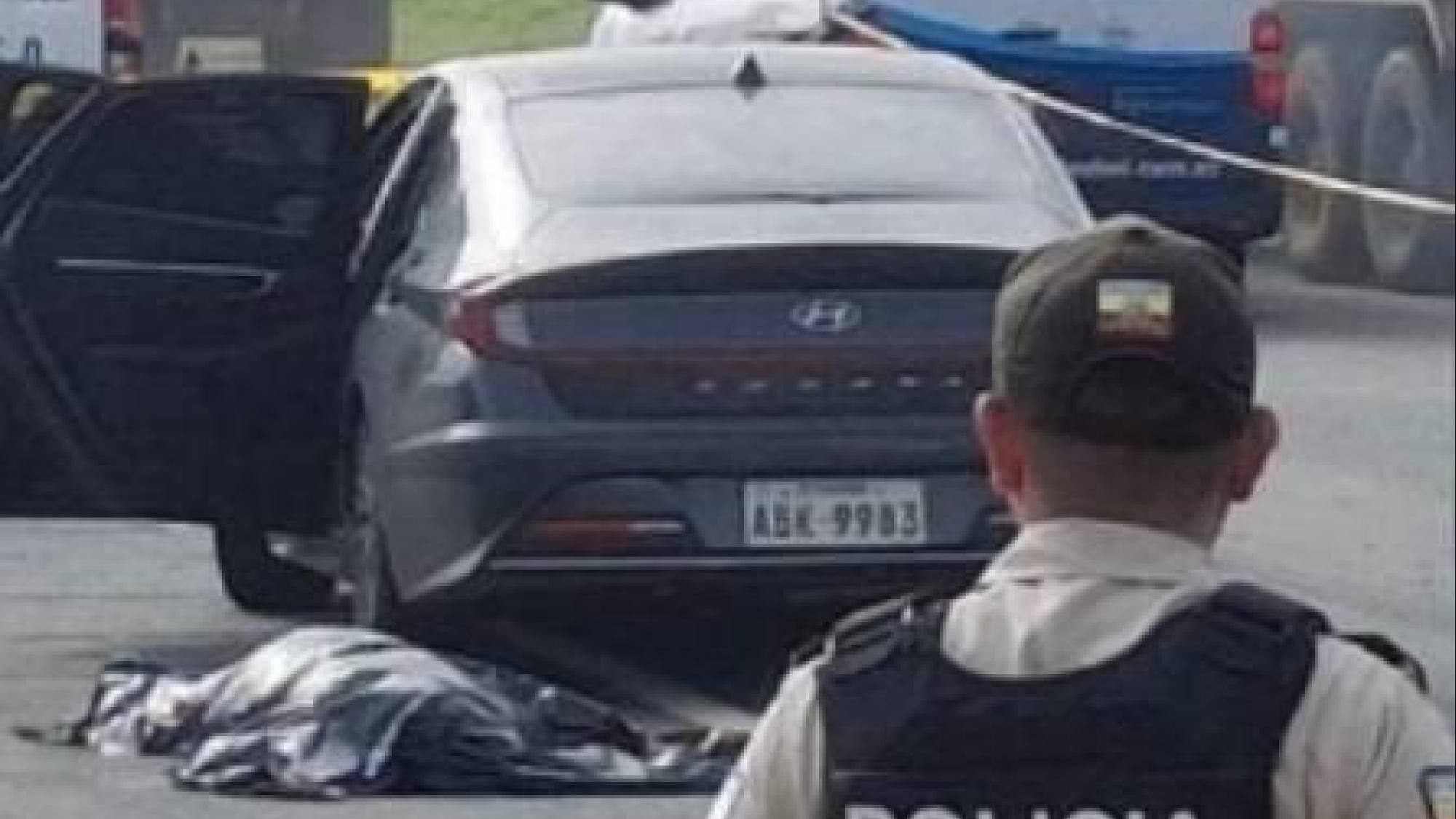 Lluvia de 20 balazos acabó con la vida del conductor de un lujoso automóvil en Samborondón