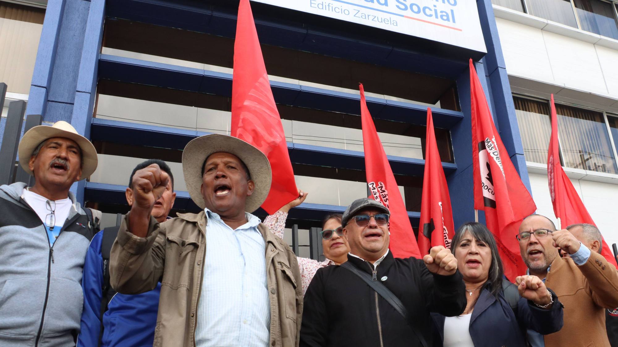 El reloj corre en contra del IESS: crecen las alertas por el