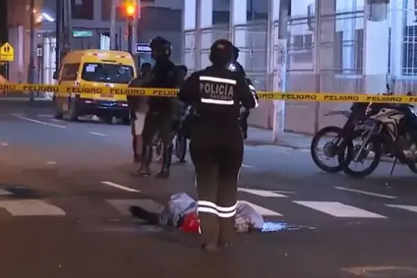 El cuerpo de uno de los adolescentes quedó en el lugar del ataque, informó la Policía. ,Foto: Redes Sociales