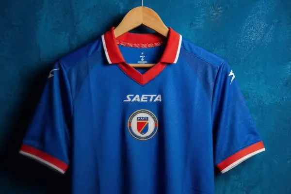 Este es el diseño inicial de la indumentaria principal. ,IG: SAETA.