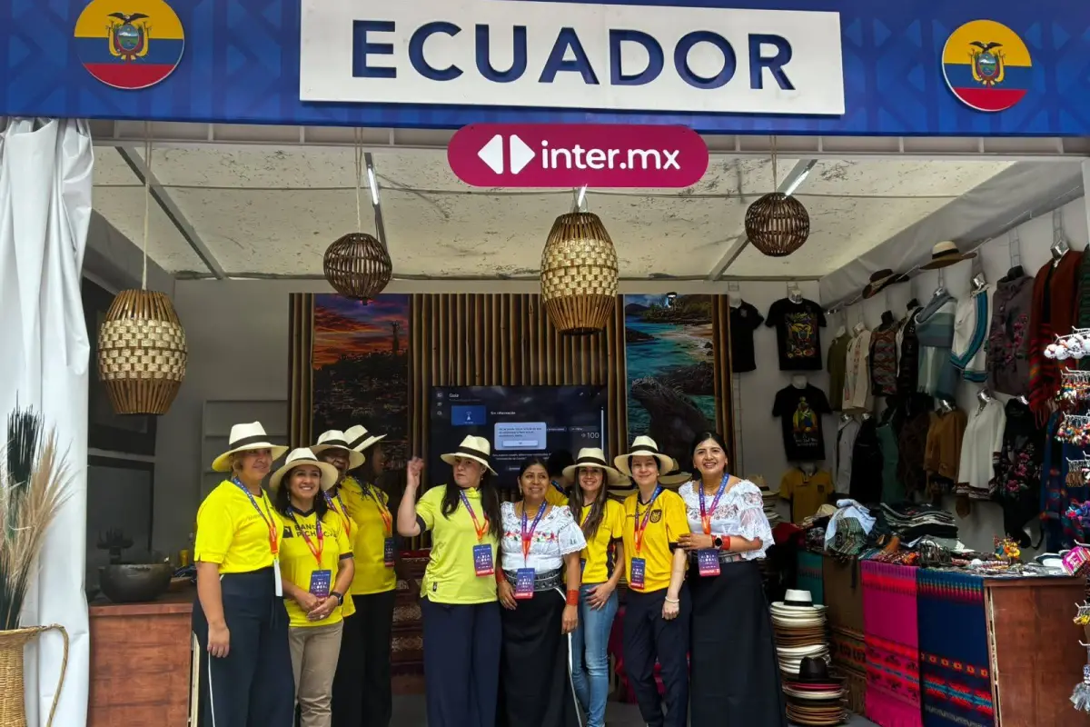 La delegación de Ecuador en el evento Aldea Global 2026.