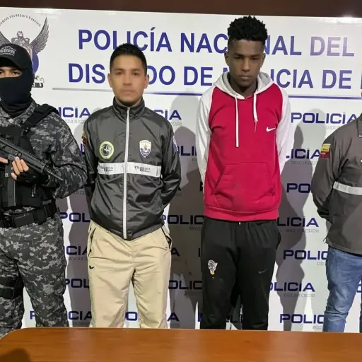 Juez envía a prisión a presunto asaltante en el sur de Quito hallado con arma de fuego