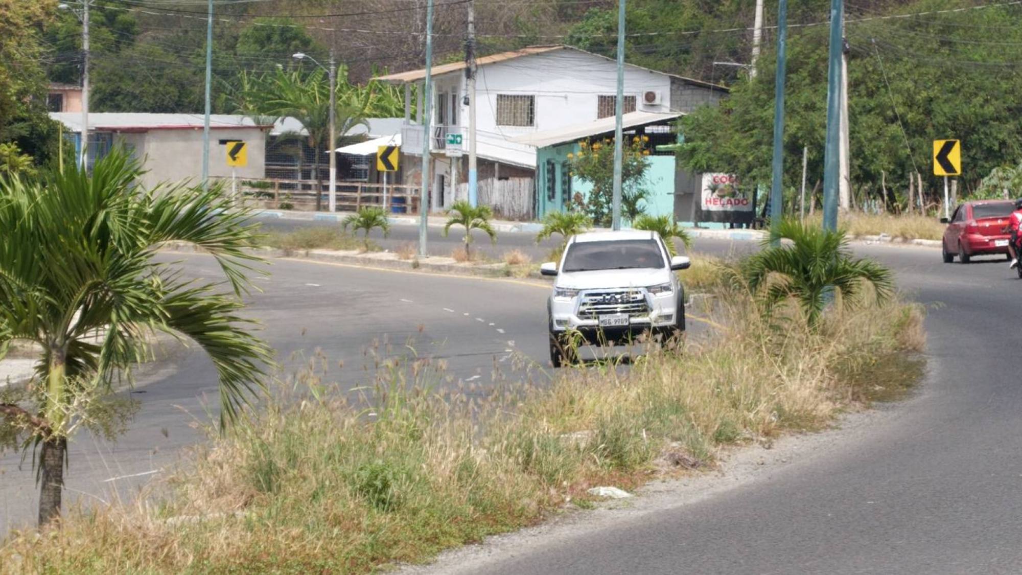 Seis corredores viales de Manabí serán intervenidos tras año