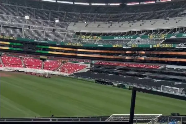 A horas del arranque del partido inaugural del Mundial 2026, el estadio Azteca luce imponente y brindado un espectáculo único. ,Foto: Agencias