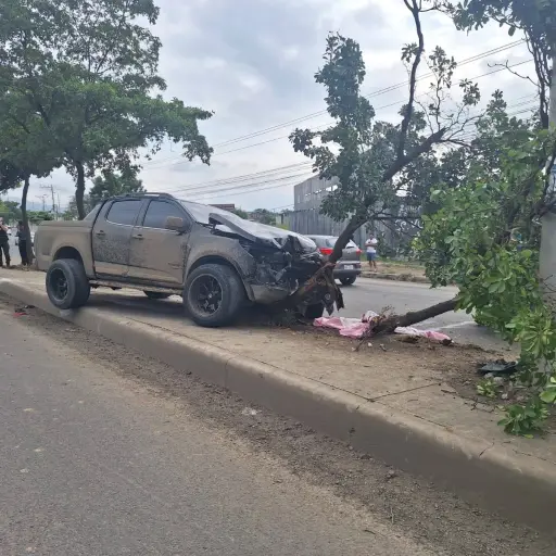 Adulta mayor pierde la vida tras ser atropellada por camioneta en Portoviejo