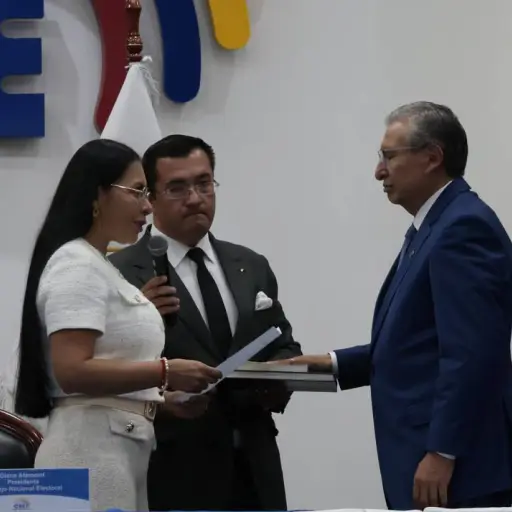 Diana Atamaint deja la Presidencia del CNE y José Cabrera asume el cargo a cinco meses de las elecciones en Ecuador