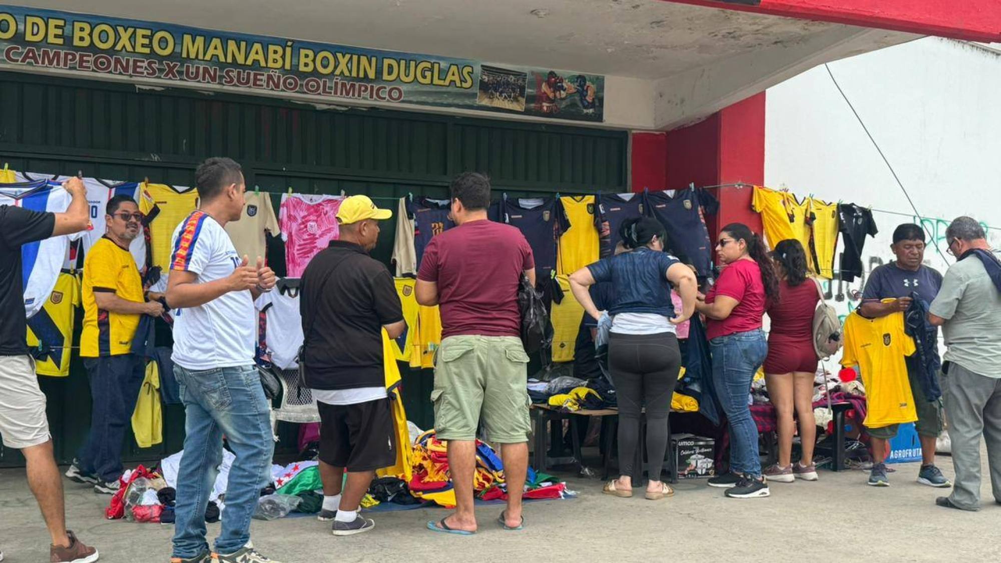 Portoviejo vive la fiebre mundialista con un repunte comerci