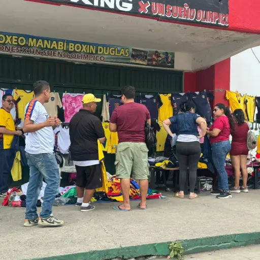 Portoviejo vive la fiebre mundialista con un repunte comercial de hasta el 50