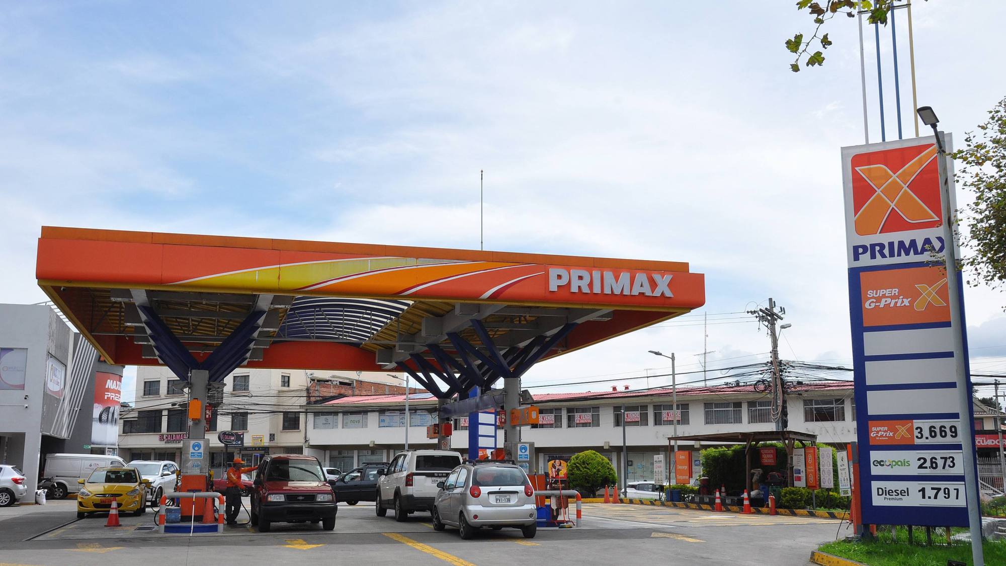 Ecuador actualiza los precios de las gasolinas y el diésel d