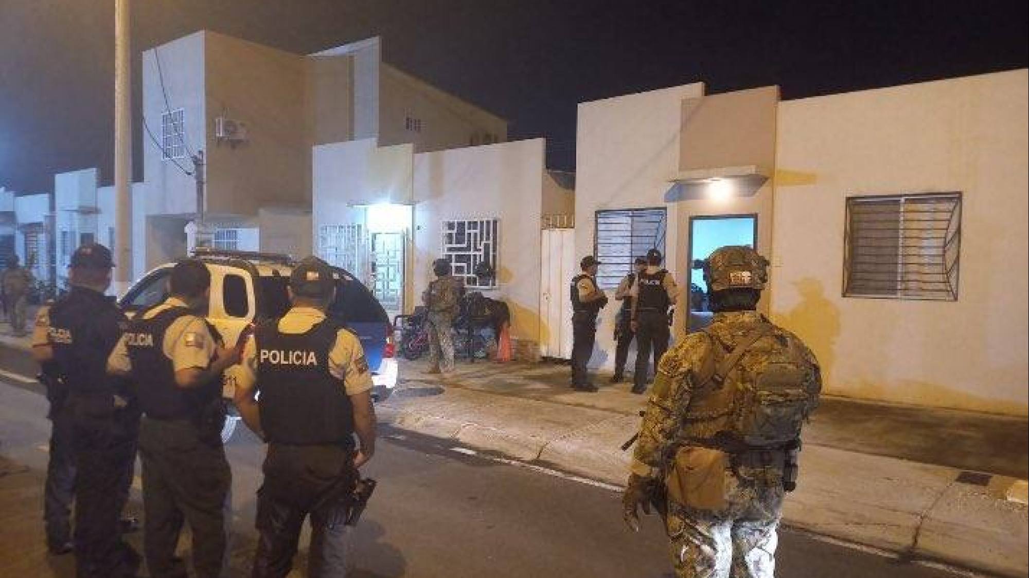 Decomisan 86 bloques de droga, un fusil y municiones en oper