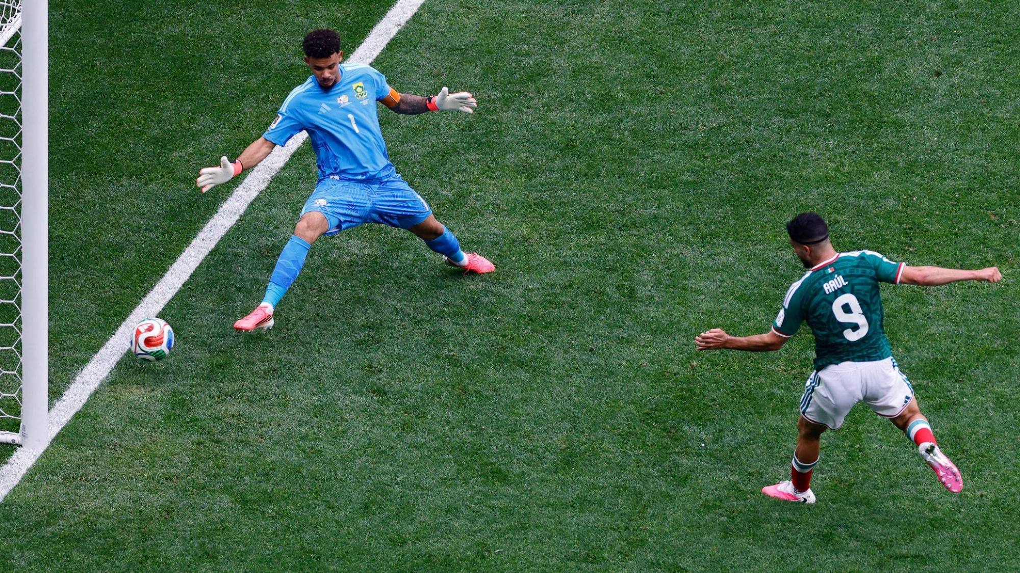 Histórico triunfo en el Estadio Azteca: México rompió su peo