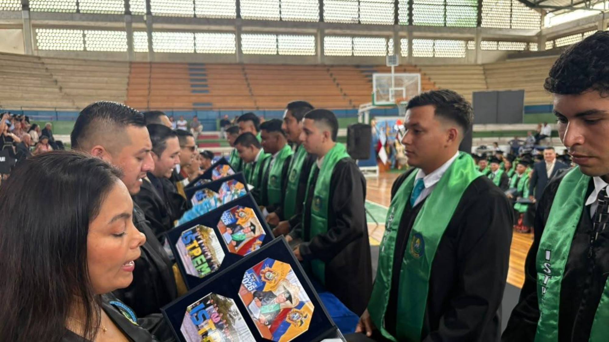 ISTPEM celebra graduación de 154 nuevos tecnólogos en difere
