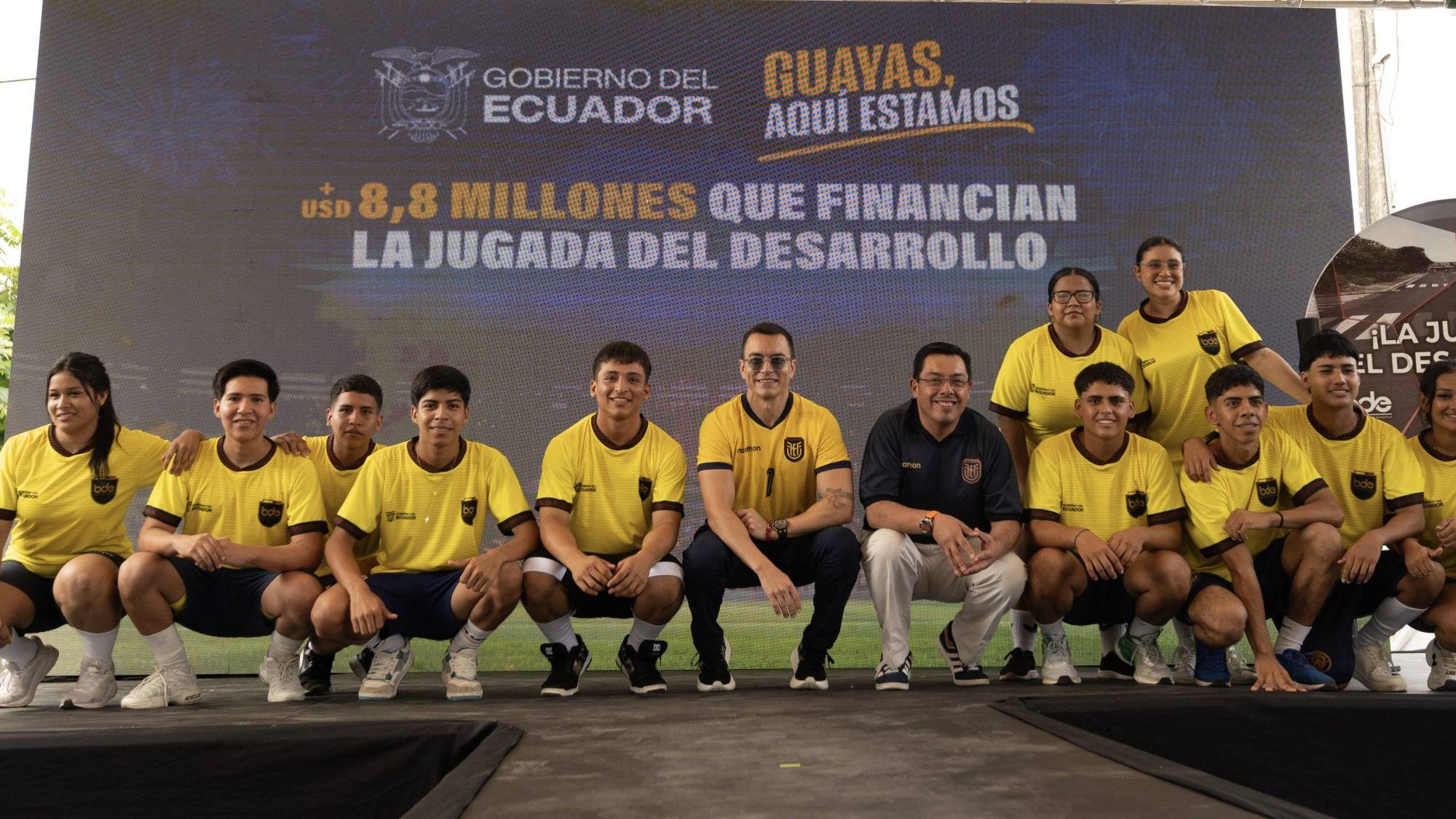 Daniel Noboa inaugura obras viales en El Empalme con inversi