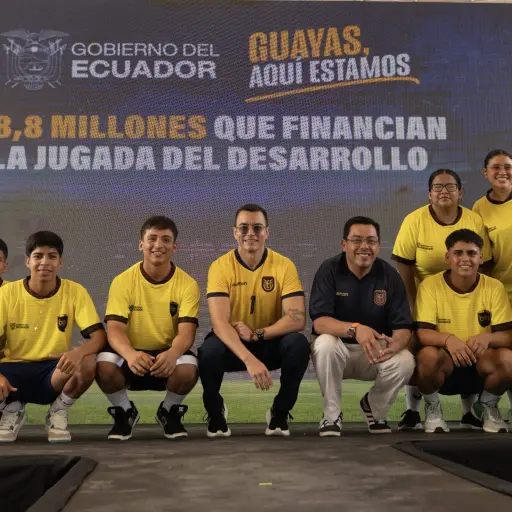 Daniel Noboa inaugura obras viales en El Empalme con inversión de USD 8,8 millones