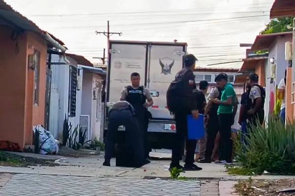 Agentes de la Policía llegaron al lugar de los hechos, en Jaramijó, para realizar las respectivas diligencias. ,Foto: El Diario