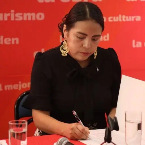 Marisol Peñaloza asume la Alcaldía de Cuenca y anuncia reuniones para analizar la situación del transporte público
