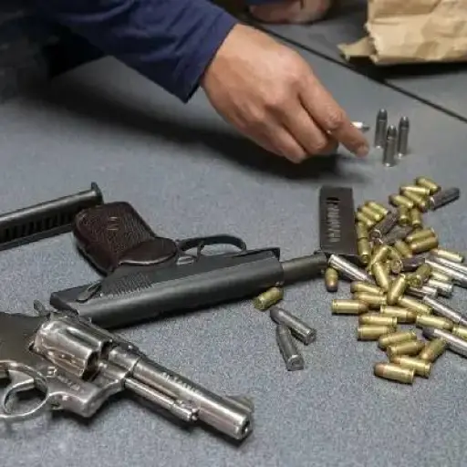 Tres procesados por presunto porte de armas de uso policial en Babahoyo