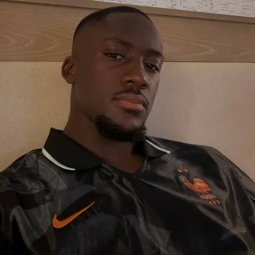 Real Madrid oficializa el fichaje del defensor francés Ibrahima Konaté hasta junio de 2030