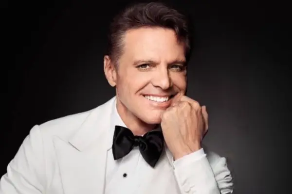 Luis Miguel permanece hospitalizado en Nueva York tras una intervención cardíaca. ,Redes sociales