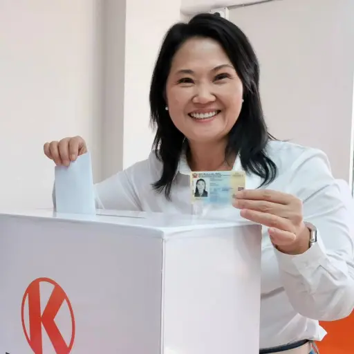 Fujimori acaricia la Presidencia de Perú tras superar en más de 40.000 votos a Sánchez, con el 99,4% escrutado