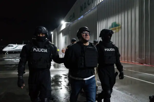 Javier Macias fue expulsado de Colombia y fue trasladado a Ecuador bajo un fuerte operativo de las fuerzas de seguridad. ,Redes