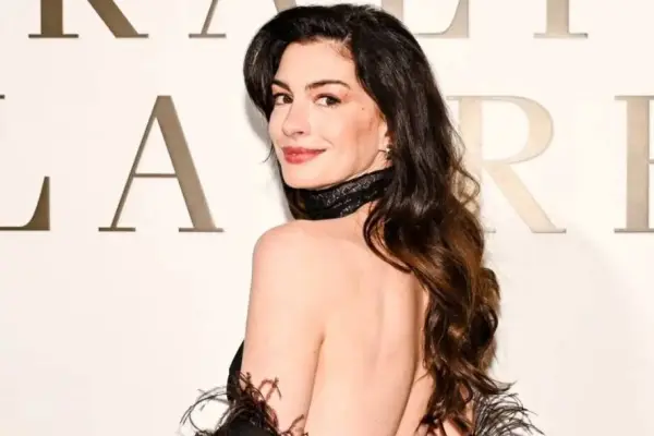 Anne Hathaway anuncia que está embarazada por tercera vez, a los 43 años de edad