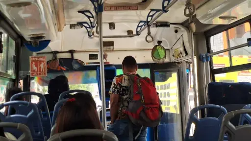 De cada USD 160 que recauda un bus urbano en Santo Domingo, solo USD 64 quedan tras pagar choferes y combustible 