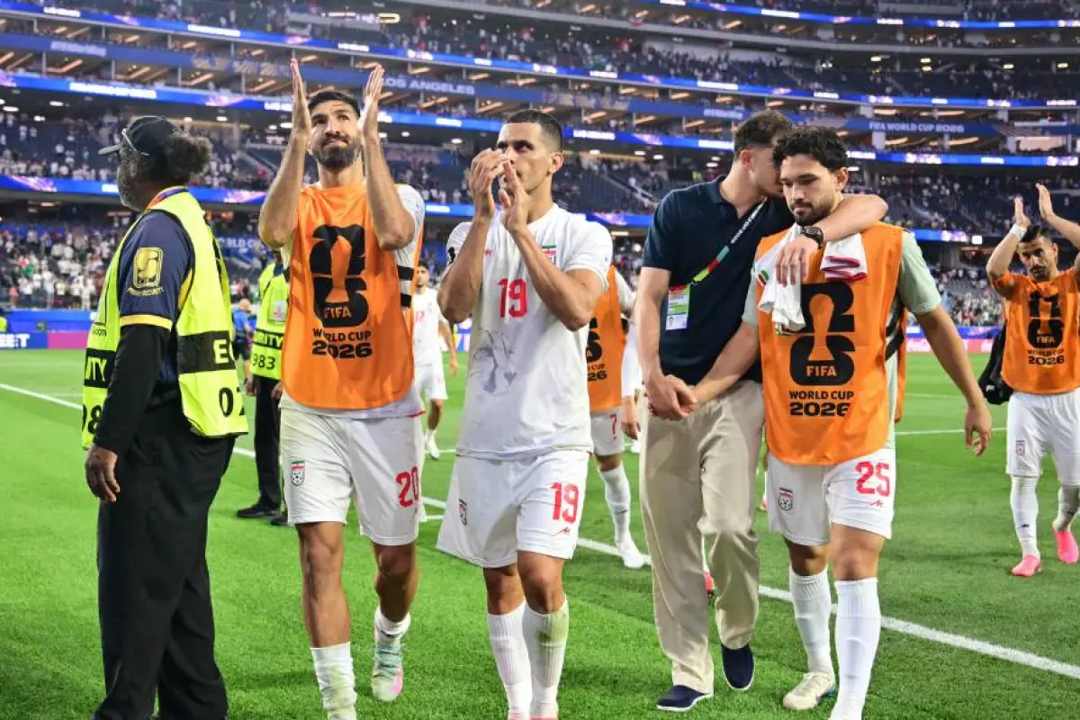 Jugadores de Irán tras su debut ante Nueva Zelanda. 