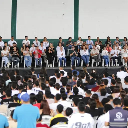Ahora: jóvenes de Ecuador pueden aplicar al bono de .200 que entrega el Gobierno de Noboa