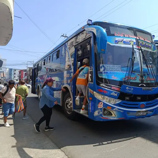 Municipio de Manta autoriza incremento tarifario para transporte urbano; regirá tras la publicación en Registro Oficial 
