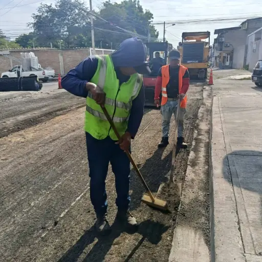 Manta acelera la rehabilitación vial con el avance del Plan 70K