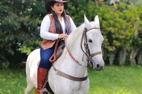 La historia de Mónica Barén: del divorcio a convertir el despecho en música popular