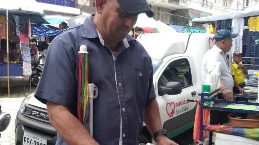 Padres trabajadores sostienen a sus familias con esfuerzo diario