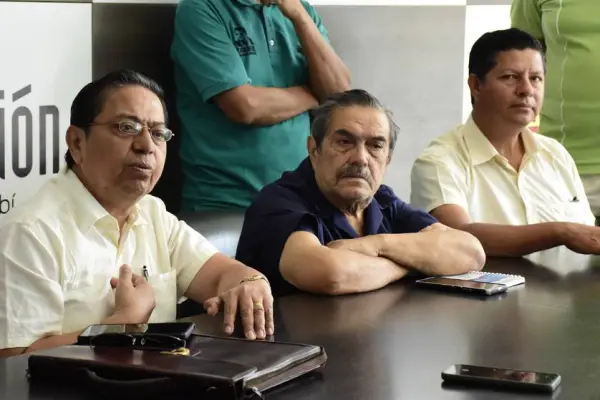 Dirigentes de jubilados del magisterio, del sector salud, del Comité de Defensa de los Afiliados al IESS y del Seguro Social Campesino en Manabí reclaman atrasos en pago de jubilación patronal