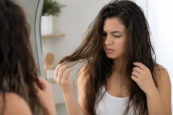 El exceso de hidratación puede debilitar el cabello y afectar su apariencia. ,Inteligencia Artificial. 