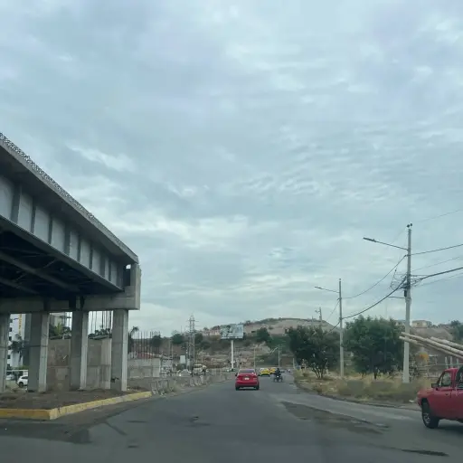 Ministerio proyecta invertir más de USD 10 millones en la vía Manta - Pichincha