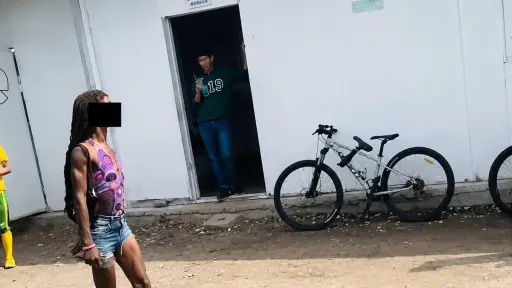 Persona armada ingresó a unidad educativa de La Concordia y generó preocupación en estudiantes y padres de familia 