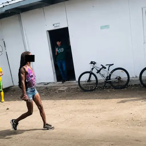 Persona armada ingresó a unidad educativa de La Concordia y generó preocupación en estudiantes y padres de familia 
