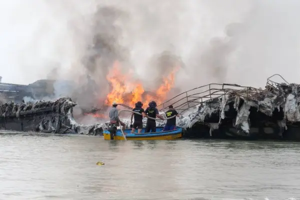 Familias pesqueras enfrentan millonarias pérdidas tras siniestro en la rada de Manta